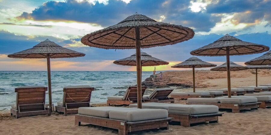 Ξεκινούν οι ηλεκτρονικές δημοπρασίες για την παραχώρηση 550 τμημάτων αιγιαλού και παραλίας για το 2025