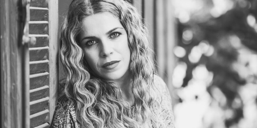 ΒΙΟΛΕΤΑ ΙΚΑΡΗ: “Καινούργια σοδειά”