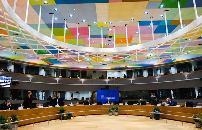 Σύνοδος Κορυφής: Συμφωνία στο σχέδιο για την αμυντική θωράκιση της Ουκρανίας χωρίς την Ουγγαρία