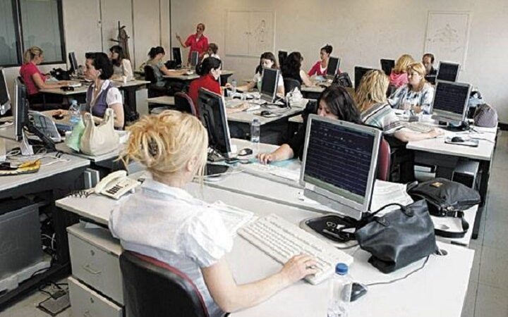 Οριζόντια αύξηση στους μισθούς των δημοσίων υπαλλήλων