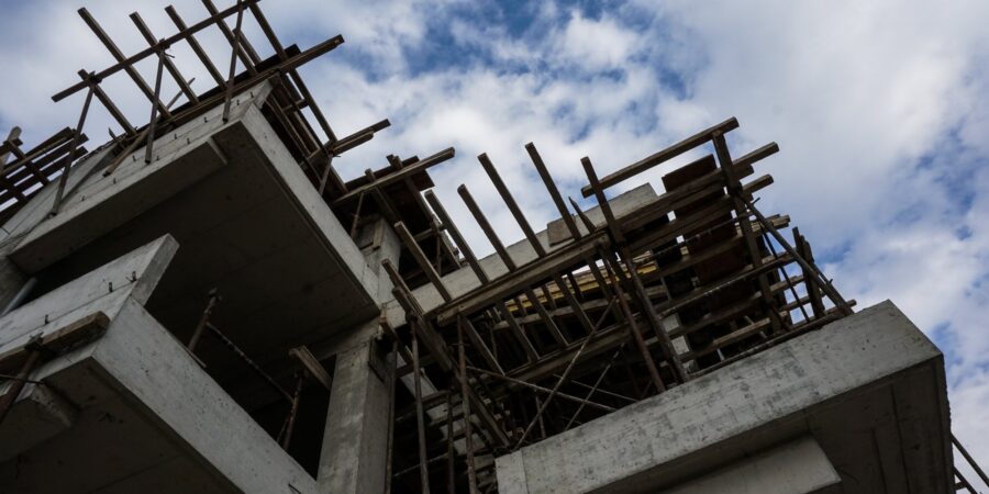 ΕΛΣΤΑΤ: Νέα αύξηση τιμών 4% τον Φεβρουάριο στα οικοδομικά υλικά