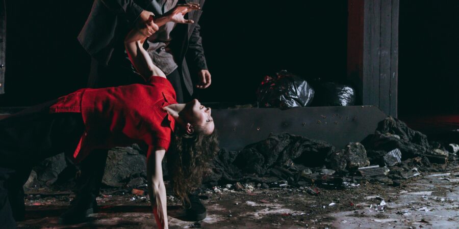 Απόπειρες για τη ζωή της