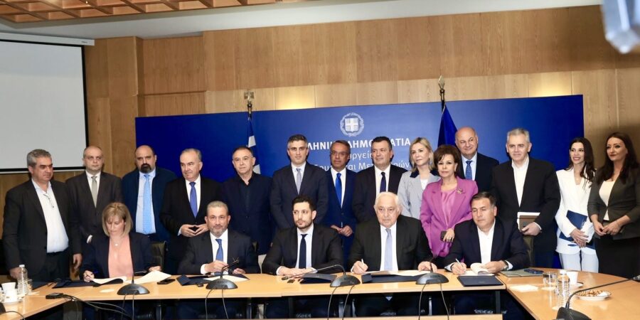 Υπεγράφησαν οι συμβάσεις για τα σιδηροδρομικά έργα αποκατάστασης των ζημιών από τις θεομηνίες «Daniel» και «Elias»