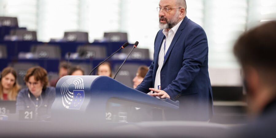 Αρναούτογλου προς Κομισιόν: “Τα φράγματα γεμίζουν – αλλά τα χωράφια μένουν διψασμένα”