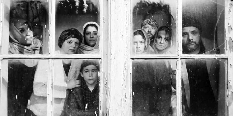 «ΜΕΤΑΝΑΑΑΑΣΤΕΣ» ή  «Είμαστε πάρα πολλοί πάνω σ’ αυτήν τη βάρκα»