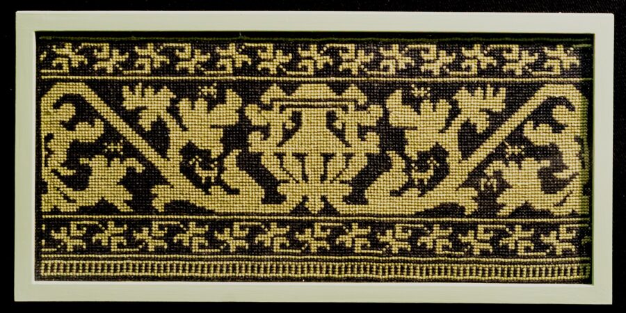 Διονυσία Παπαδοπούλου: Νήμα, Βελόνα, Σταυρός