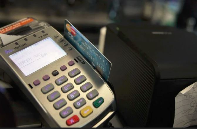 Κ. Πιερρακάκης: «Εξετάζουμε την υποχρεωτική καταβολή του ενοικίου μέσω ηλεκτρονικών συναλλαγών»