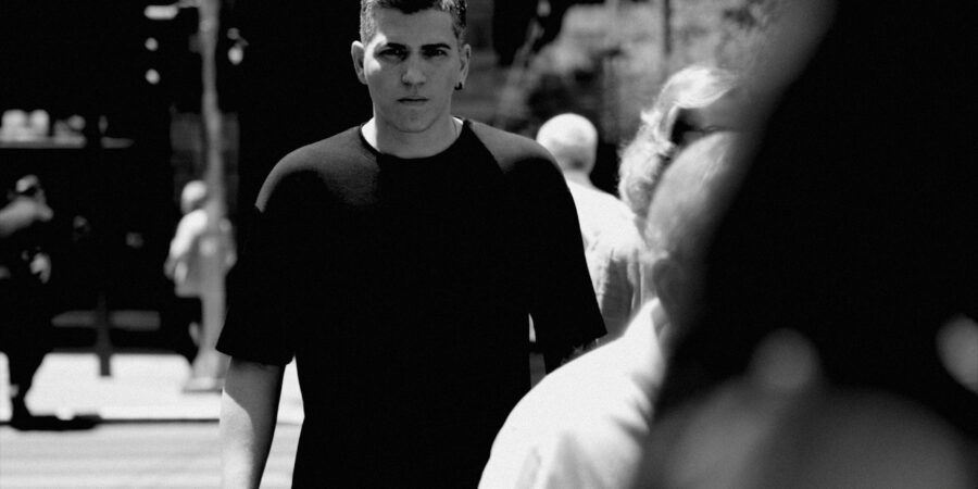 ΕΚΤΟΣ ΟΘΟΝΗΣ