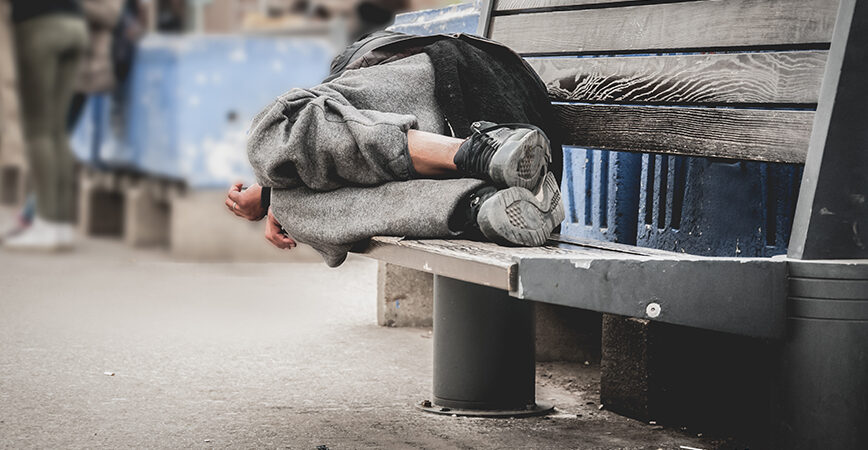 ΟΗΕ: Περίπου 2,8 δισεκατομμύρια άνθρωποι στερούνται επαρκούς στέγασης παγκοσμίως, σύμφωνα με το UN-Habitat