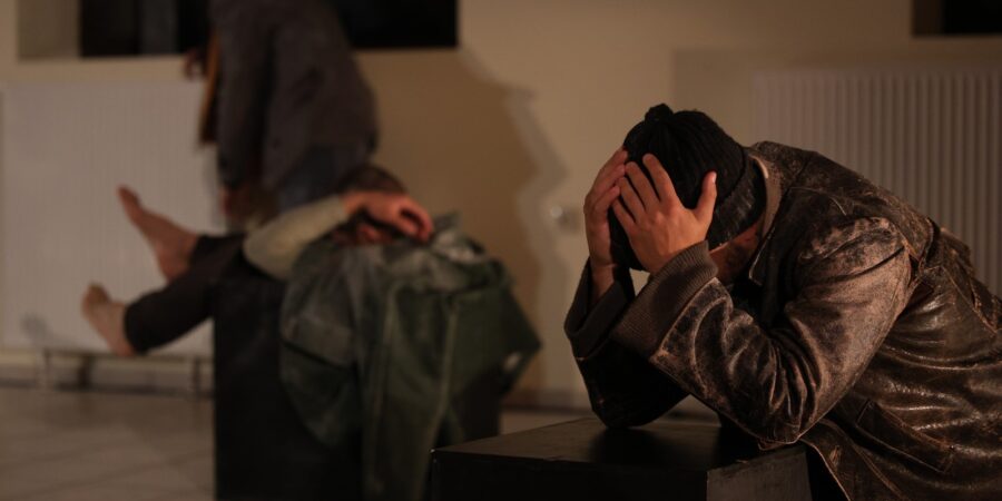 DOG TAGS: Η φωνή των κρατουμένων