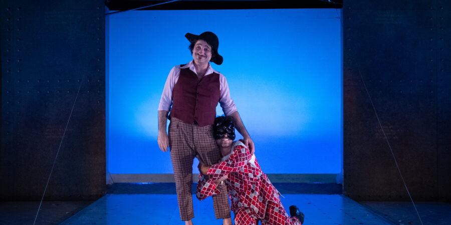 «Ο Υπηρέτης δύο Αφεντάδων»