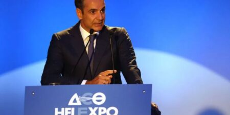 ΔΕΘ: Φοροελαφρύνσεις, επιδόματα, μείωση των βαρών της οικογένειας και τρεις εκπλήξεις από Μητσοτάκη