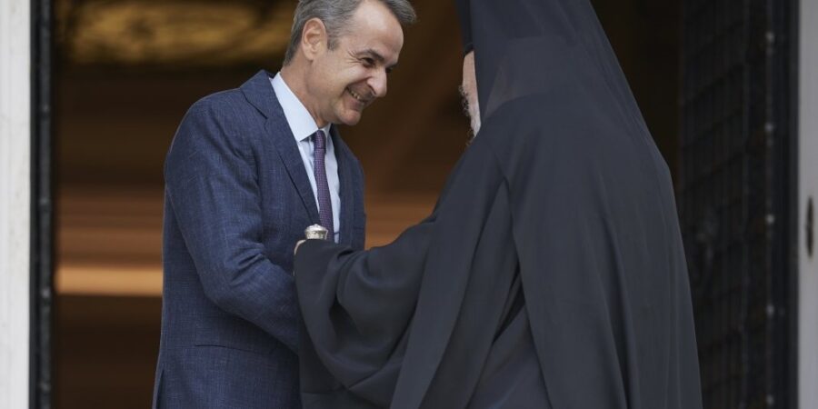 Συνάντηση του Πρωθυπουργού με τον Αρχιεπίσκοπο Αθηνών  για να συζητήσουν τις εκκρεμότητες που έχουν