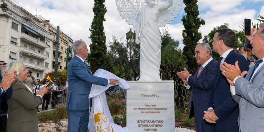 ΕΕΑ: Αποκαλυπτήρια του πρώτου αγάλματος αφιερωμένου στους μικρομεσαίους από τον Πρόεδρο της Δημοκρατίας