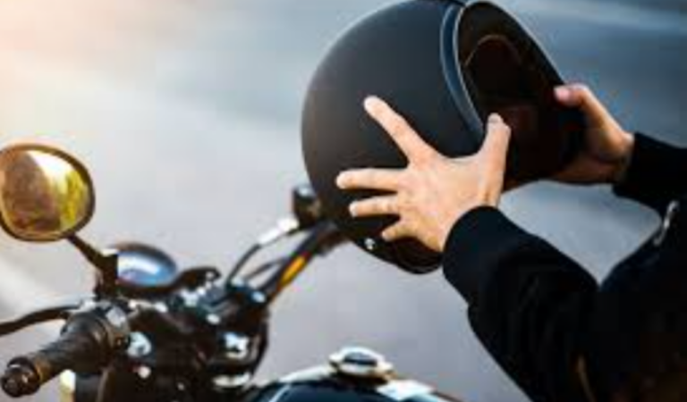 Νέος Κ.Ο.Κ.: Πάνω από 2.000 παραβάσεις βεβαιώθηκαν τη 14η εβδομάδα της εκστρατείας «Μηδενική ανοχή στη μη χρήση κράνους»