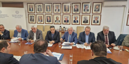 Συνάντηση Πιερρακάκη, Λιβάνιου και Πετραλιά με το Διοικητικό Συμβούλιο της ΚΕΔΕ