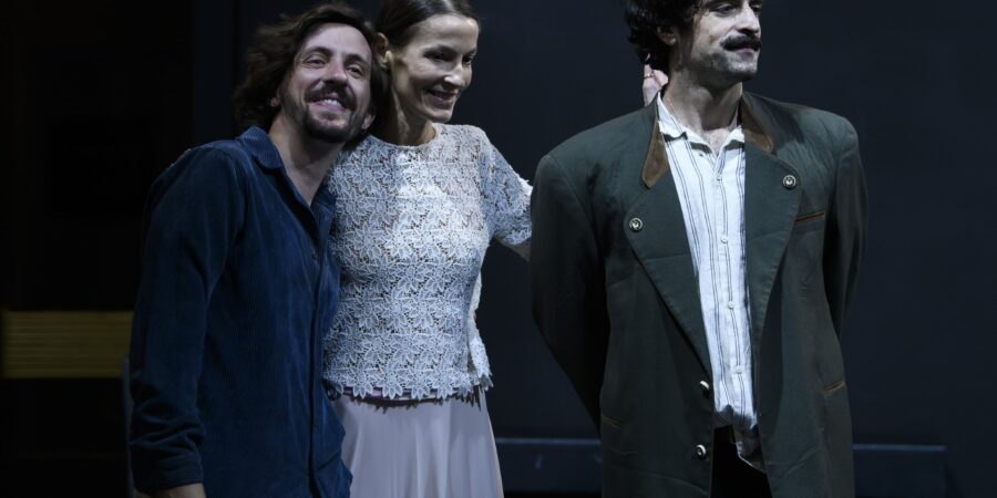 ΤΟ ΤΡΙΤΟ ΣΤΕΦΑΝΙ