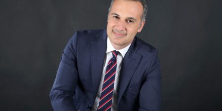 Ο Πέτρος Τασιός στη Howden