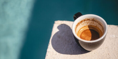 Νέα μελέτη ανατρέπει όσα πιστεύαμε για τον καφέ και την καρδιά