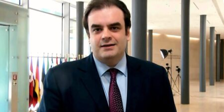 Πιερρακάκης στο ECOFIN: «Ζητάμε παράταση στην εξαίρεση της φορολογίας καυσίμων για αγροτικό τομέα, ναυσιπλοΐα και αεροπλοΐα»