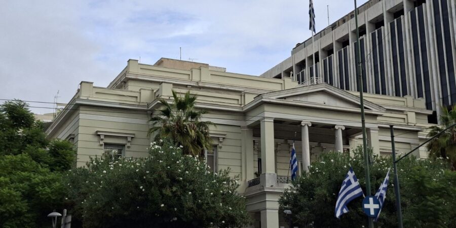 Η Αθήνα απαντά στη Ζαχάροβα: Απειλές κατά κυρίαρχων κρατών αυτοδικαίως απορρίπτονται