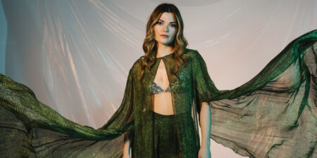 Η Μαρία Κουτσουρλή σε ένα ακουστικό live στο ΣΠΙΤΙ ART BAR