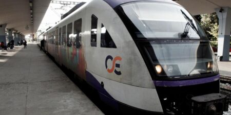 Υπεγράφη η παραγγελία για 23 νέα τρένα: Ιδιωτική επένδυση 308 εκ. ευρώ