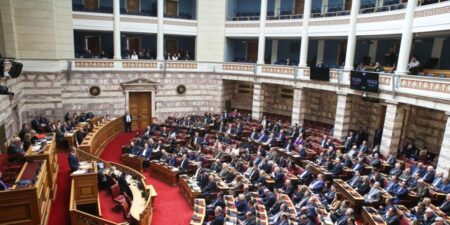 Με 159 «ναι» υπερψηφίστηκε ο προϋπολογισμός του 2026