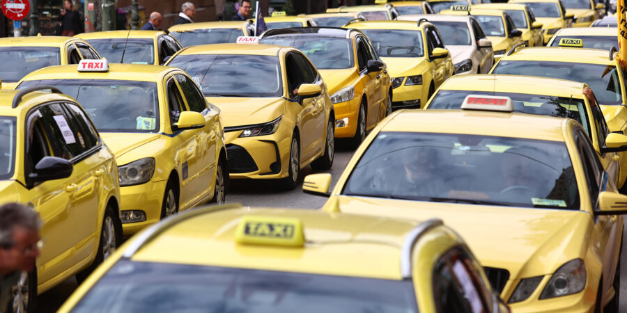 ΤΑΞΙ: 48ωρη Πανελλαδική απεργία σήμερα και αύριο
