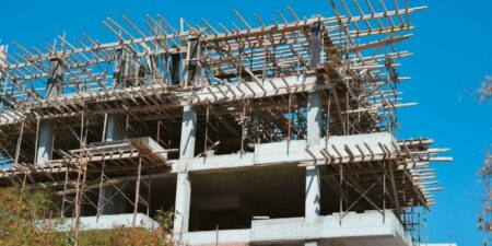 ΕΛΣΤΑΤ: Μείωση 4,4% σημειώθηκε στον όγκο της ιδιωτικής οικοδομικής δραστηριότητας τον Οκτώβριο 2025