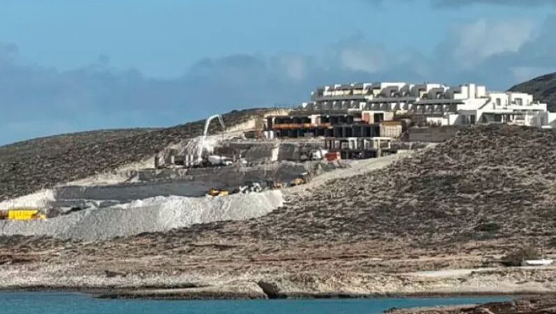Μπλόκο από το ΣτΕ στις εργασίες στην παραλία Μύτακας της Μήλου