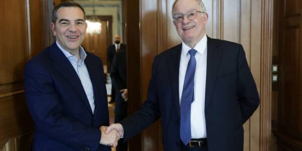 Συνάντηση Τασούλα – Τσίπρα στο Προεδρικό Μέγαρο