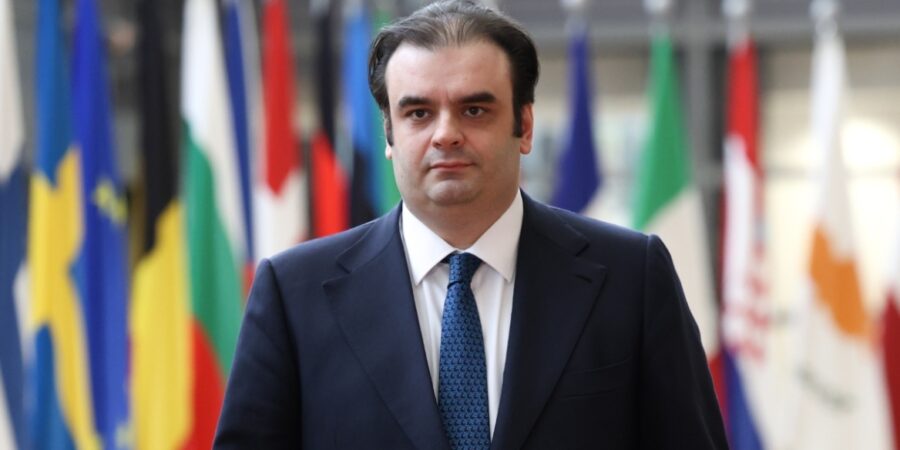 Κυρ. Πιερρακάκης: Ο διεθνής ρόλος του ευρώ είναι η στρατηγική απάντηση στις οικονομικές προκλήσεις που αντιμετωπίζει η Ευρώπη