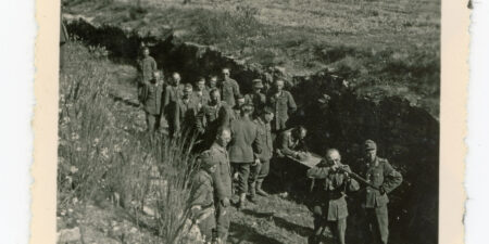 Παρουσιάστηκαν συγκλονιστικές φωτογραφίες-ντοκουμέντα από την εκτέλεση των 200 την Πρωτομαγιά του 1944 στην Καισαριανή