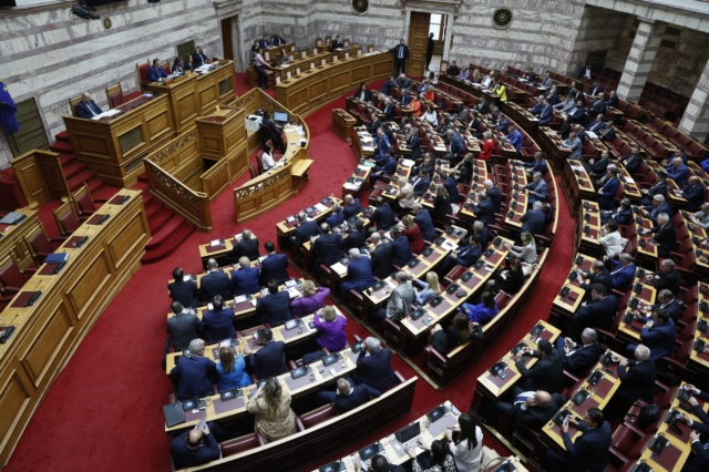 Ψήφος Αποδήμων: Η δυνατότητα επιστολικής ψήφου για τους Έλληνες του εξωτερικού θα ισχύει από τις ερχόμενες εθνικές εκλογές