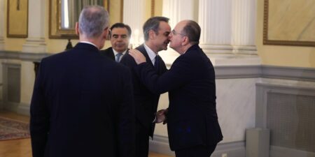 Πολιτική αντιπαράθεση για τις σπουδές του Μακάριου Λαζαρίδη
