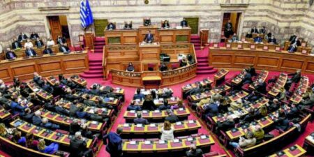 Αντιπαράθεση ΝΔ-ΠΑΣΟΚ για την ημερομηνία διεξαγωγής της συζήτησης για το Κράτος Δικαίου