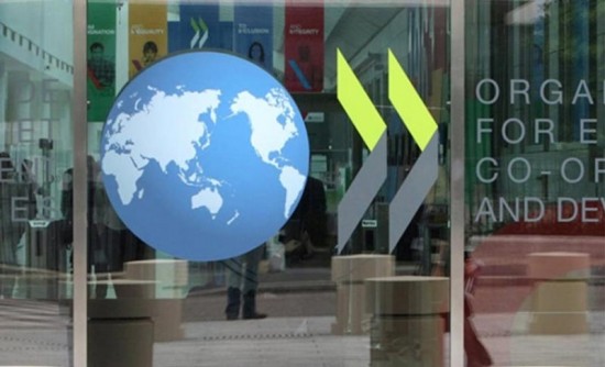 ΟΟΣΑ: Στην Ελλάδα, η μεγαλύτερη αύξηση του εισοδήματος νοικοκυριών το δ’ τρίμηνο του 2025 (3,3%)