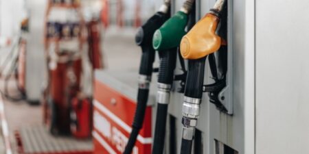 ΑΑΔΕ: Υποχρεωτική η αναγραφή ΑΦΜ πελάτη στα απλοποιημένα τιμολόγια χονδρικής πώλησης καυσίμων, από 1/1/2027