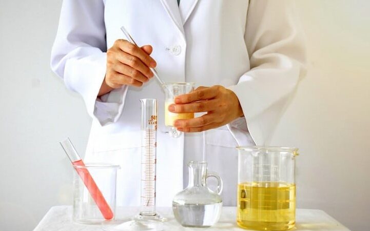 Χημικά: Συμφωνία στην ΕΕ για απλούστευση της νομοθεσίας για καλλυντικά, λιπάσματα και ετικέτες