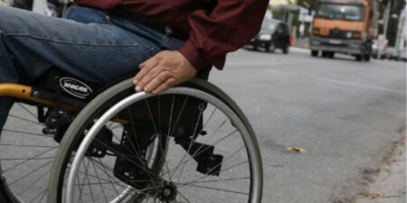Οκτώ αλλαγές σε στέγαση και αναπηρία που φέρνει ο νόμος του υπ. Κοινωνικής Συνοχής & Οικογένειας
