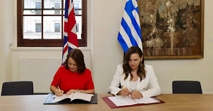 Υπογραφή ΜοU για στρατηγική συνεργασία Ελλάδας – Ην. Βασιλείου στον τουρισμό