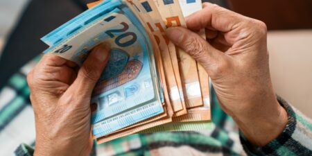 Πληρωμές από e-ΕΦΚΑ και ΔΥΠΑ: Σχεδόν 2,5 δισ. ευρώ σε 4,3 εκατ. δικαιούχους έως τις 31 Ιουλίου