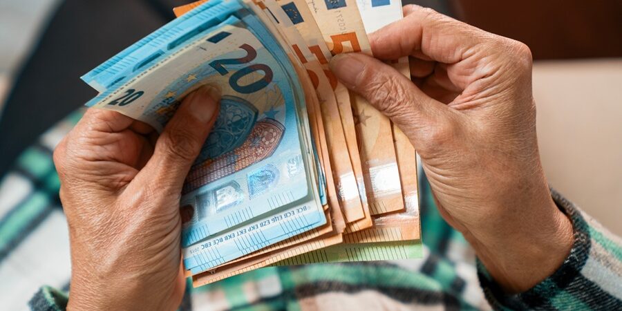 Πληρωμές από e-ΕΦΚΑ και ΔΥΠΑ: Σχεδόν 2,5 δισ. ευρώ σε 4,3 εκατ. δικαιούχους έως τις 31 Ιουλίου