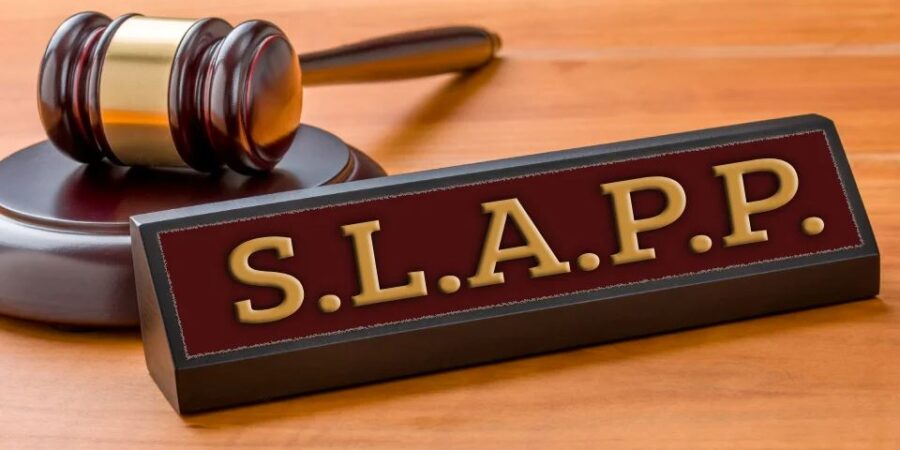 Νόμος για τα SLAPPs: Μια σημαντική θεσμική νίκη για τους δημοσιογράφους και την ελευθερία του Τύπου