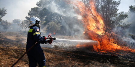 Πολύ υψηλός κίνδυνος πυρκαγιάς προβλέπεται για σήμερα