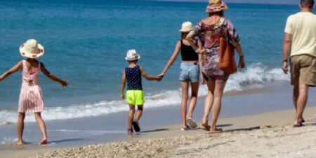 Πάνω από 1 εκατομμύριο αιτήσεις για το Πρόγραμμα «Τουρισμός για Όλους 2026-2027»