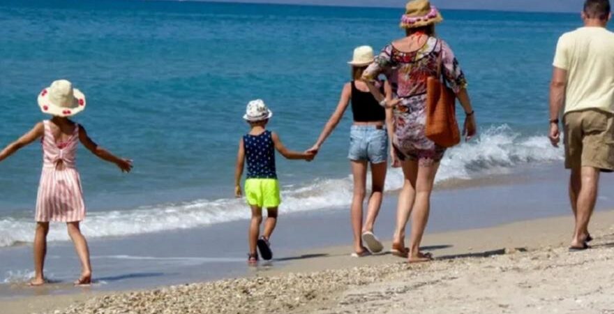 Πάνω από 1 εκατομμύριο αιτήσεις για το Πρόγραμμα «Τουρισμός για Όλους 2026-2027»