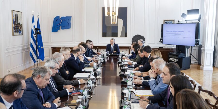 Συνεδρίασε υπό την προεδρία του Πρωθυπουργού Κυριάκου Μητσοτάκη στο Μέγαρο Μαξίμου η Κυβερνητική Επιτροπή Βιομηχανίας