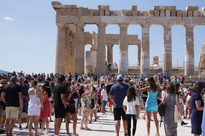 Στο 13% του ΑΕΠ η άμεση εισφορά του τουρισμού